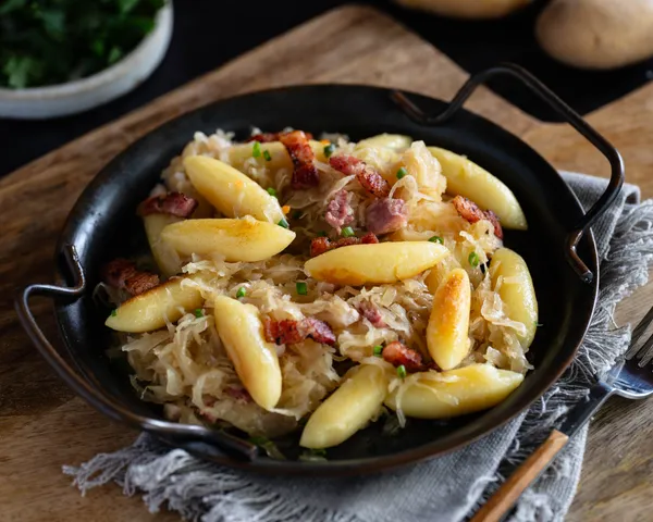 Schupfnudeln mit Sauerkraut und Speck